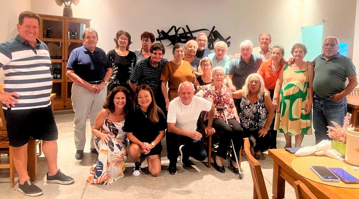 50 anos de história e amizade: primeira turma de Administração e Ciências Contábeis do UNIVEM celebra reencontro