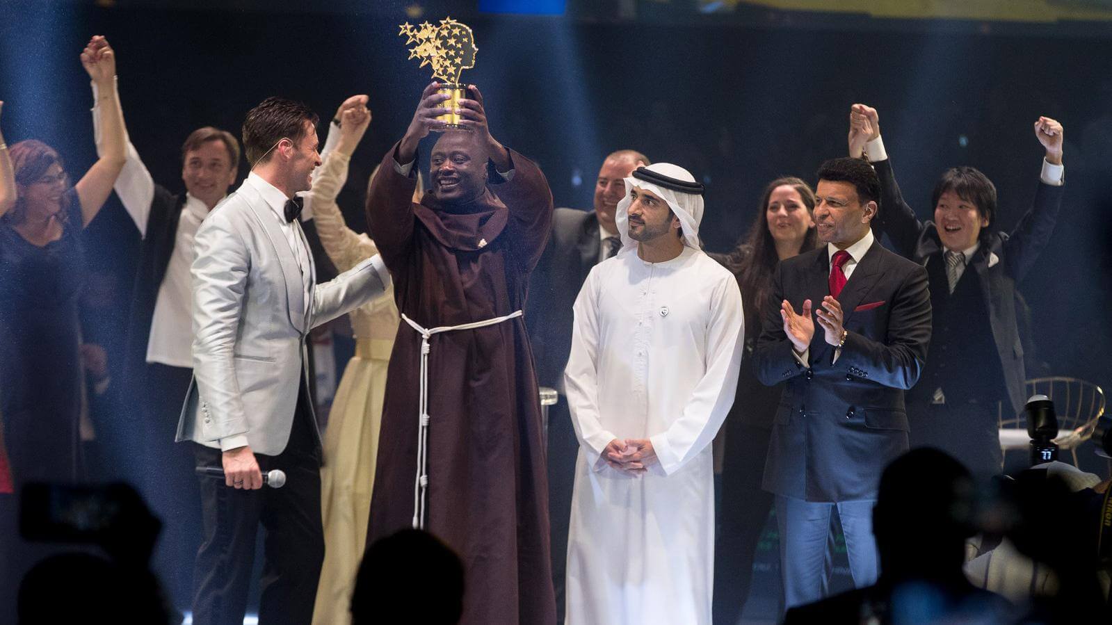 Professor queniano é escolhido melhor do mundo, fica com 'Nobel da Educação' e leva prêmio de US$ 1 milhão