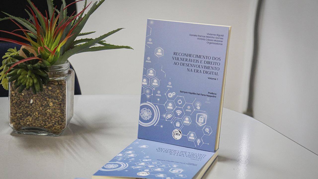 Docentes e alunos do Univem protagonizam lançamento de obra coletiva